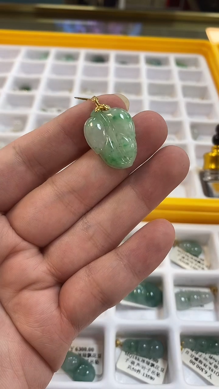 【闪购商品】翡翠挂件18K金镶嵌翡翠18965