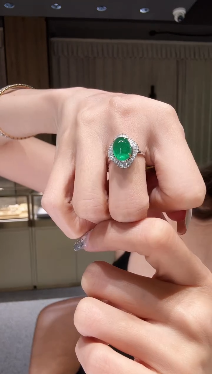 18K金镶嵌戒指祖母绿CE0175