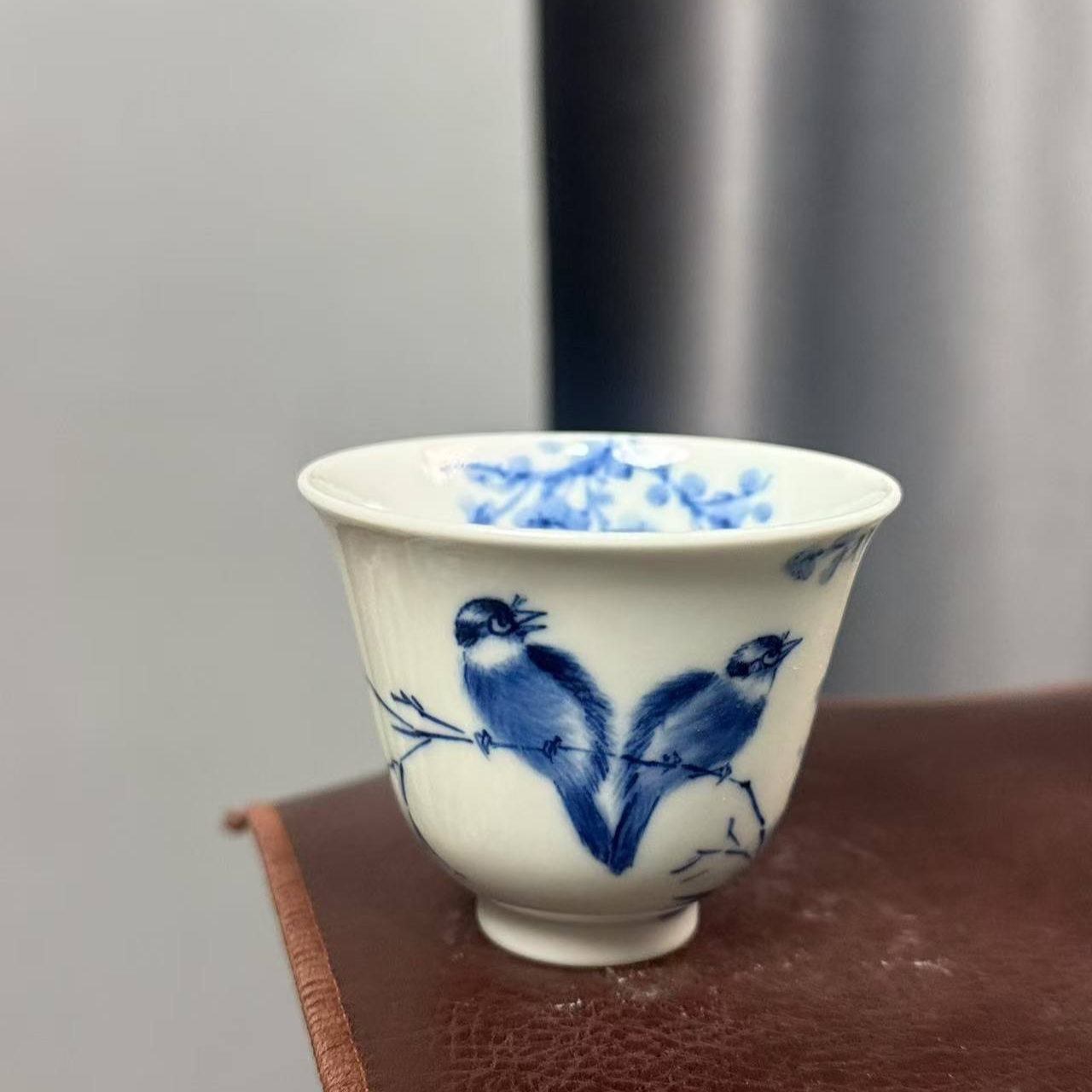 柴窑有瑕疵花鸟铃铛杯