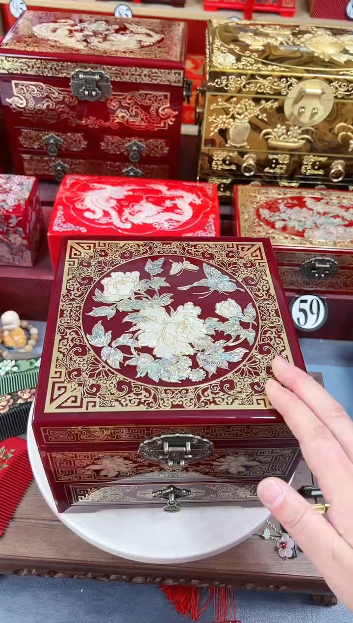 【闪购商品】20厘米方形三层单抽掐丝螺钿酒红色蝶恋花