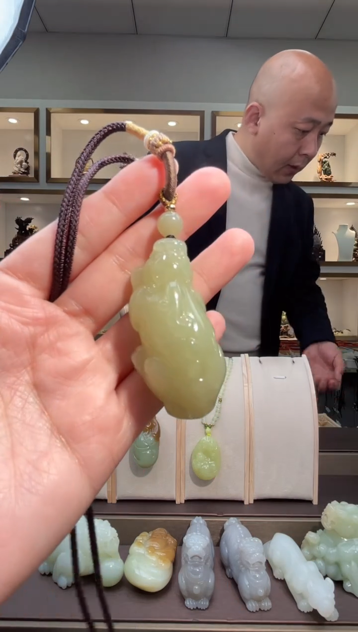 颈饰未镶嵌和田玉苏