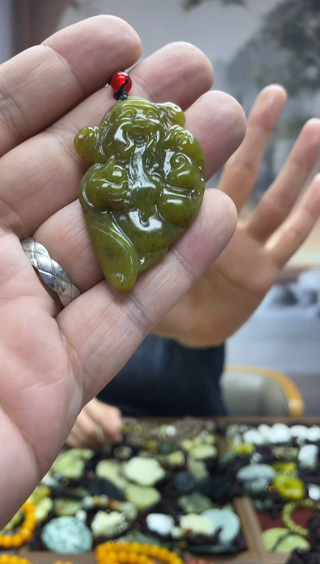 未镶嵌蛇纹石玉吊坠·