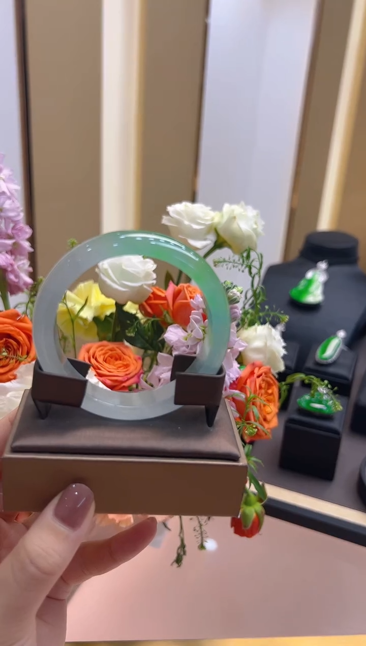 【闪购商品】翡翠未镶嵌手镯（订金）