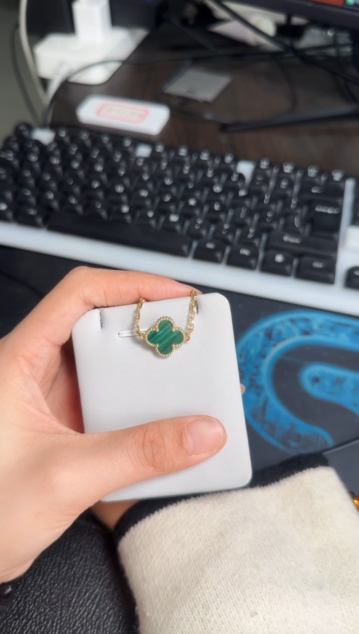 18K金镶嵌无玛瑙/玉髓18K玫孔雀石单花项链