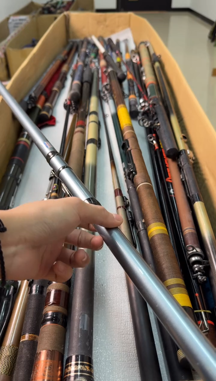 用****7 孤品微瑕， 以直播间为准  加 10元发顺丰