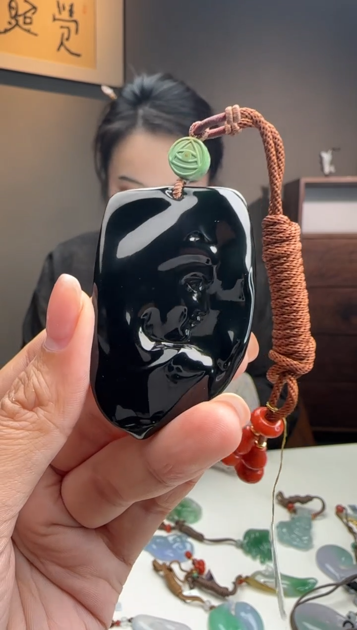 颈饰未镶嵌翡翠郭振刚老师大法相