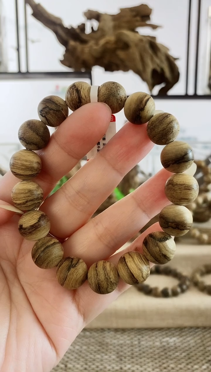 沉香手串正区达拉干软丝虎斑13+MM单圈