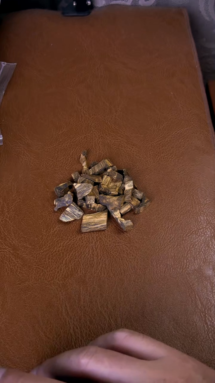 沉香沉香碎屑哩沉香碎屑20克多样性发其一