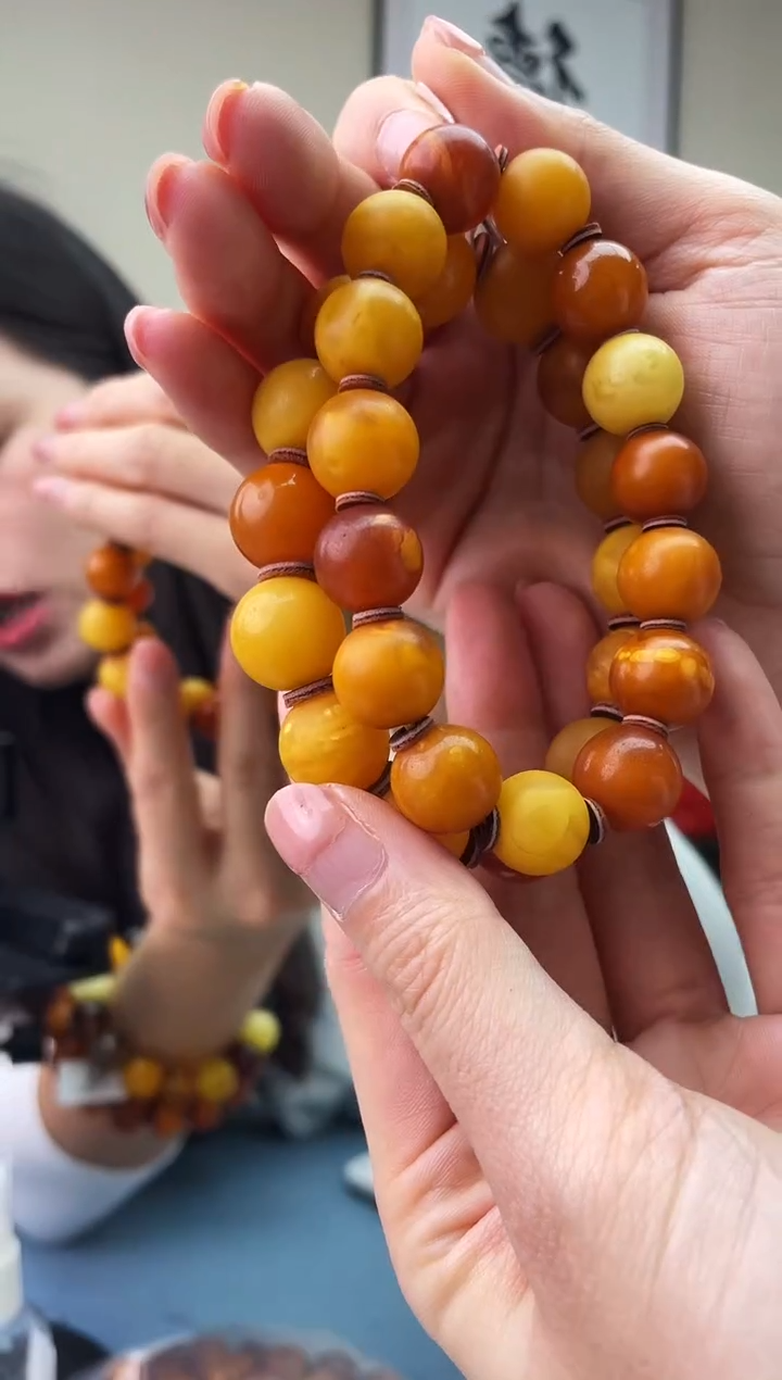 琥珀未镶嵌珠宝奇石T020 13微瑕假一罚十，多样性发一件