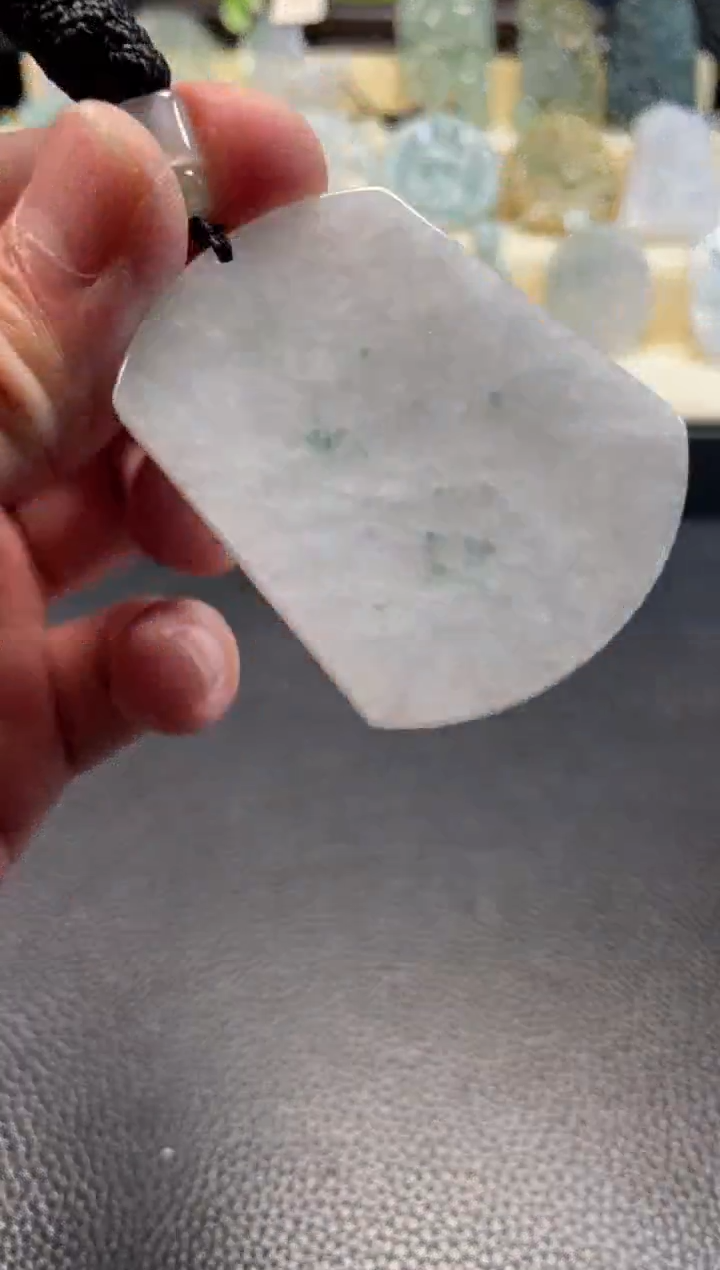 颈饰未镶嵌翡翠12/18/056