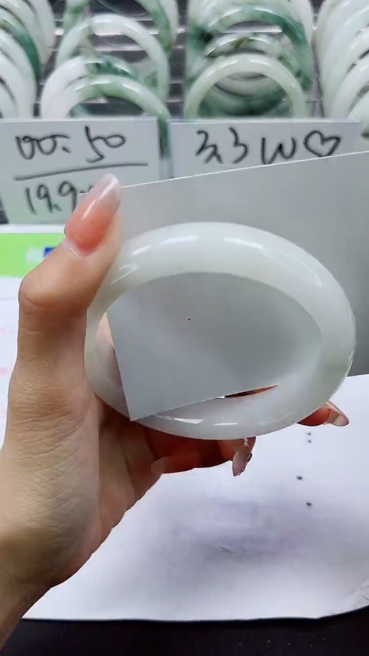 【闪购商品】石英质玉手镯未镶嵌A260-61/62