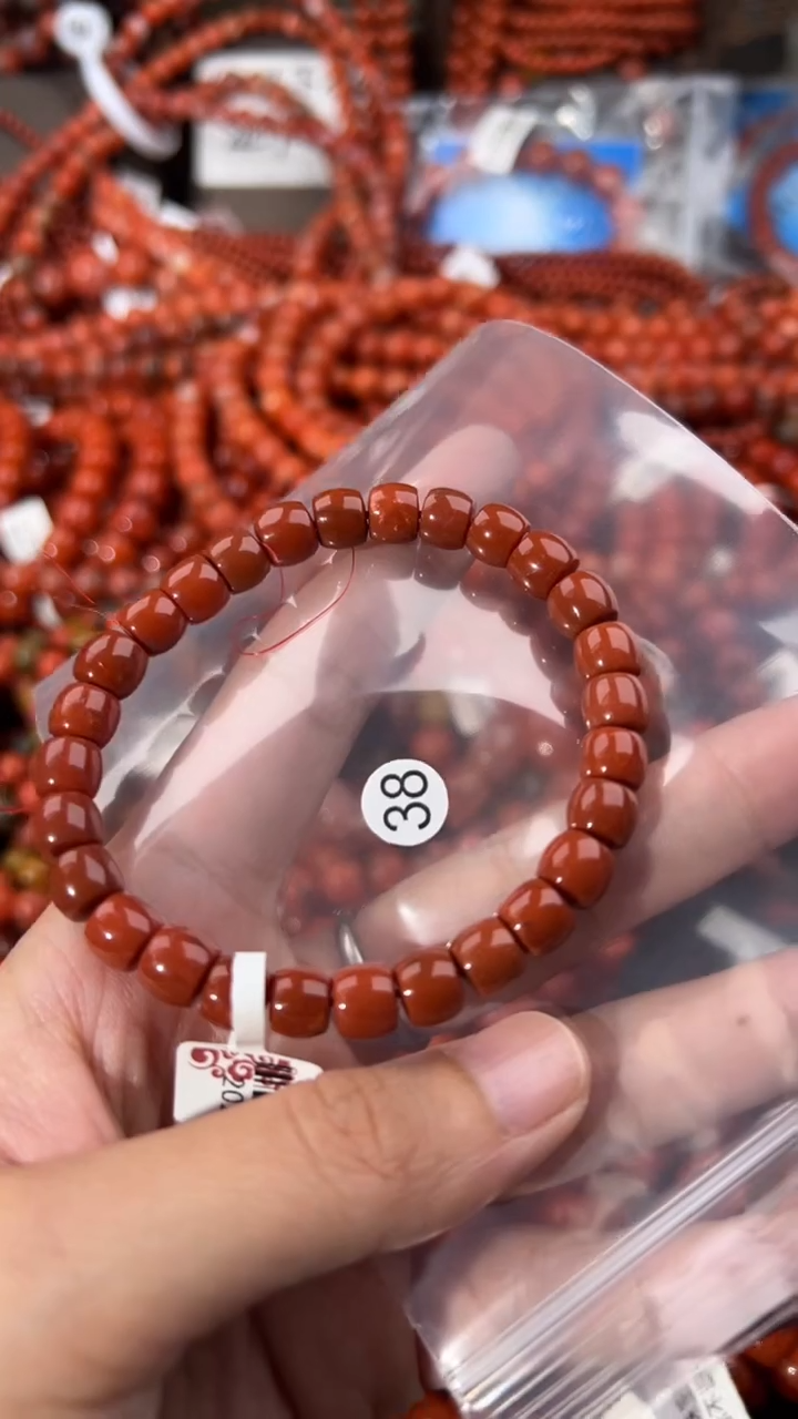 南红玛瑙手串未镶嵌8+