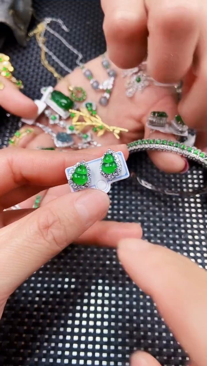 【闪购商品】翡翠耳饰未镶嵌11111111