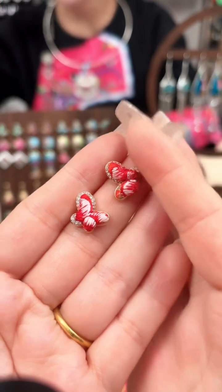 织绣非遗彩云南阁老绣饰品369