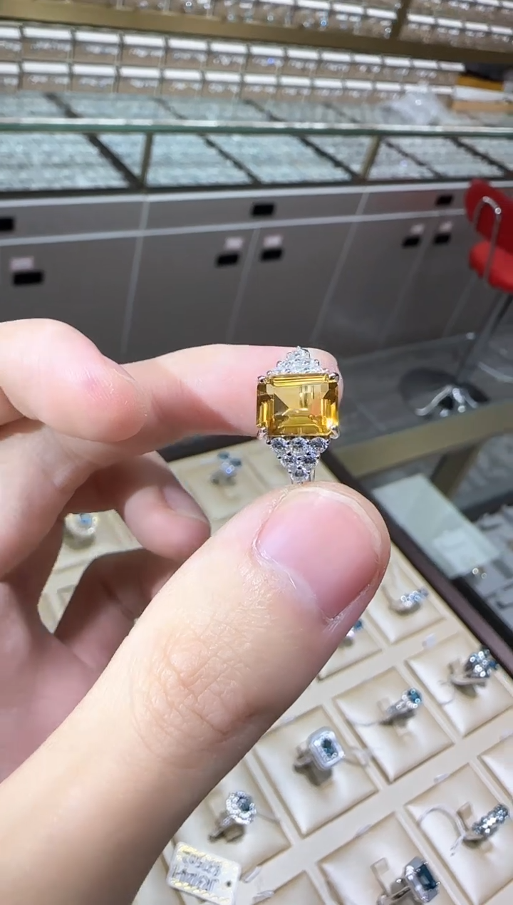 【闪购商品】黄晶戒指银S925镶嵌9*7mm