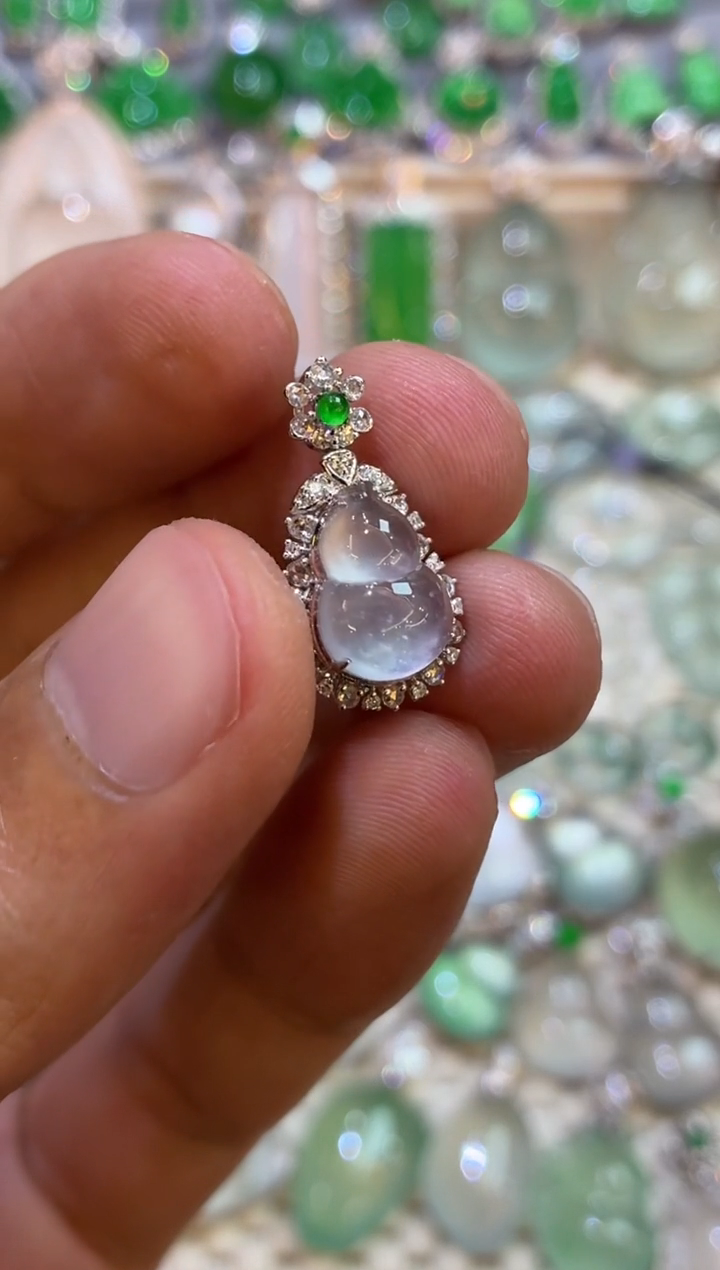 吊坠(不含链)18K金镶嵌翡翠葫芦