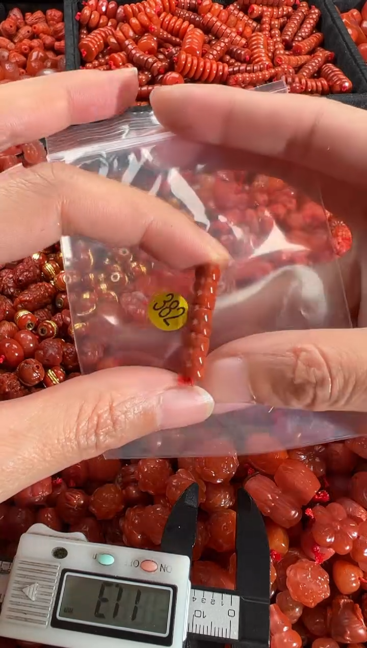 【闪购商品】南红玛瑙颈饰未镶嵌1