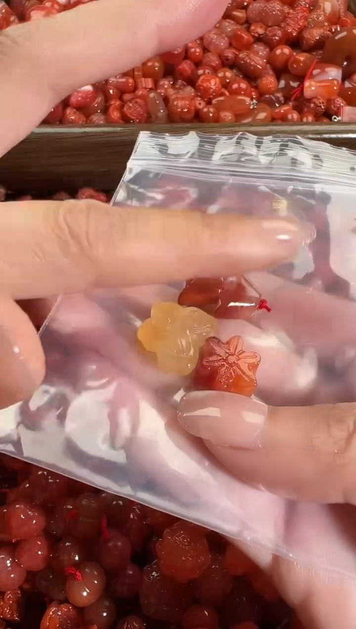 颈饰未镶嵌南红玛瑙1