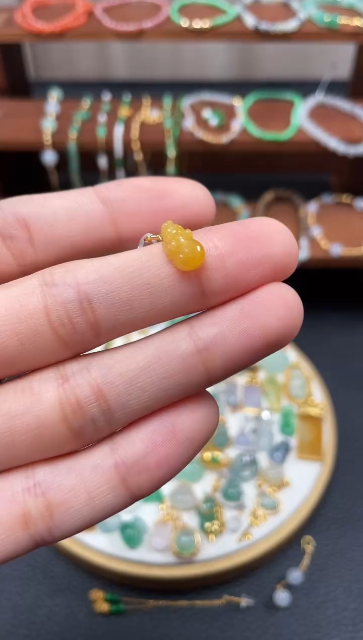 【闪购商品】翡翠吊坠(不含链)18K金镶嵌一个   JK640