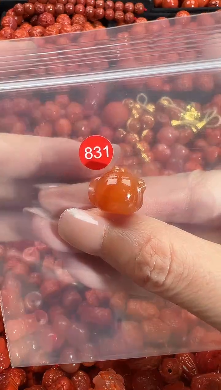 颈饰未镶嵌南红玛瑙1