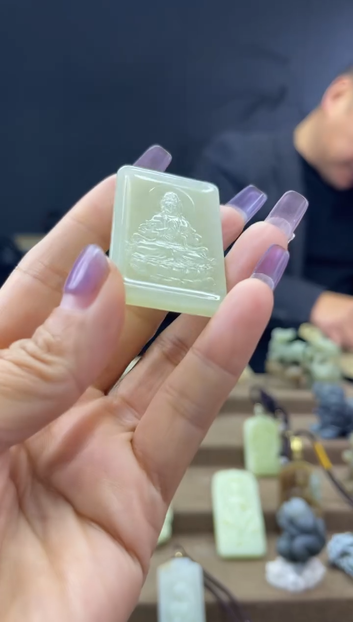 颈饰未镶嵌和田玉1