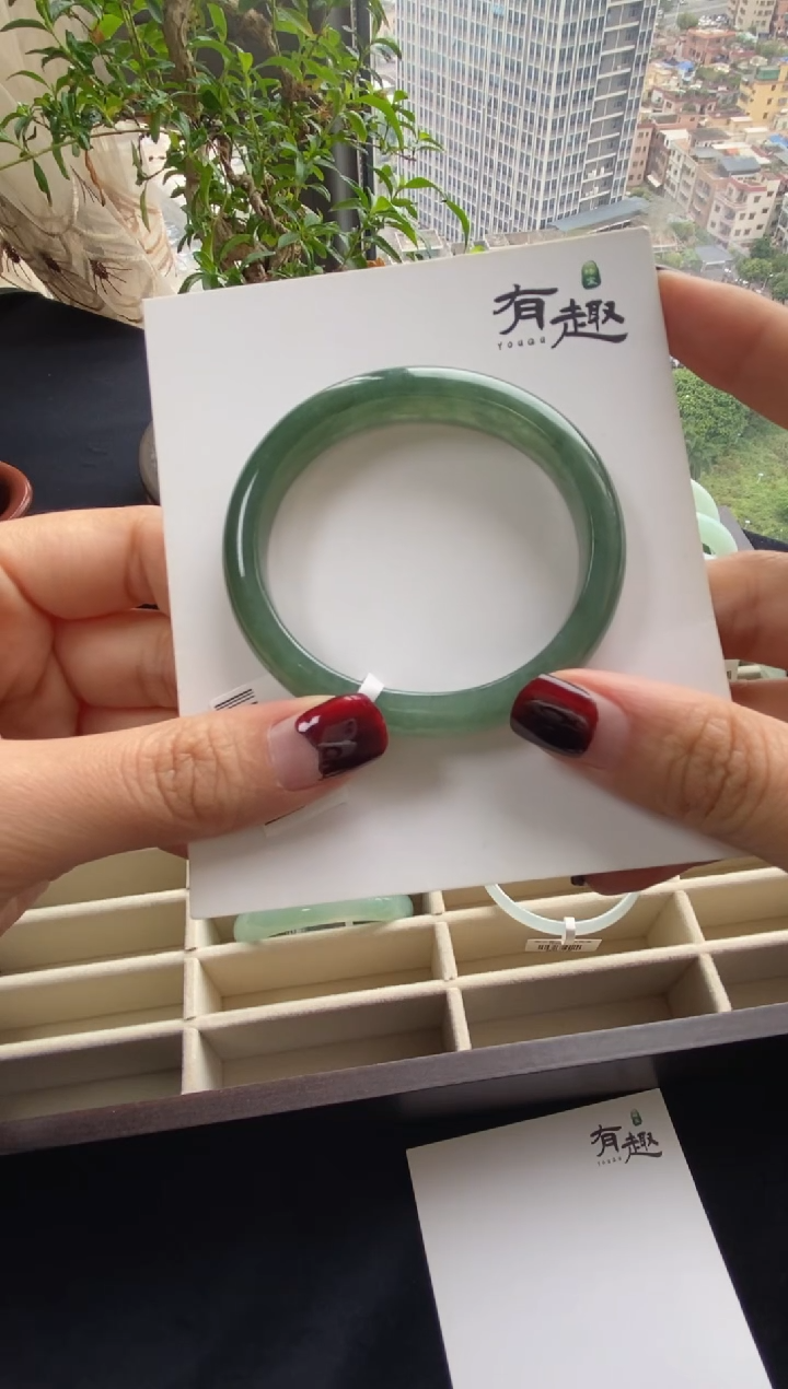 【闪购商品】翡翠手镯未镶嵌贵妃油青51