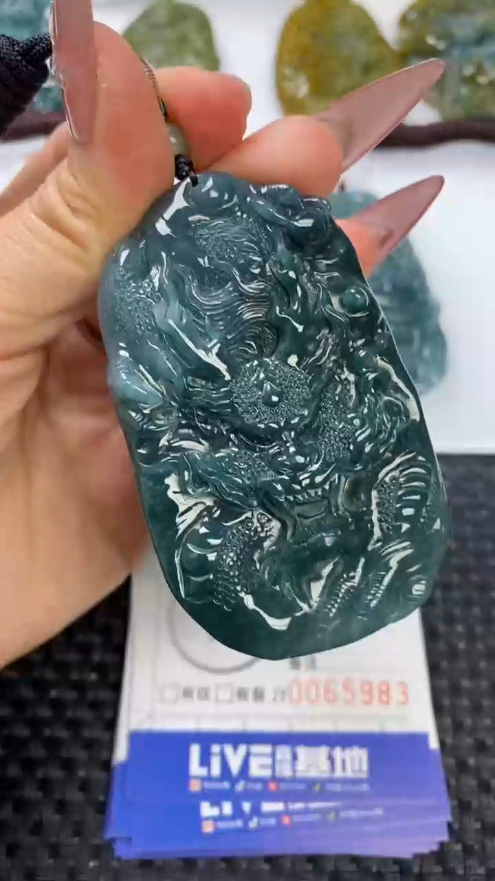 【闪购商品】翡翠颈饰未镶嵌111111111111111