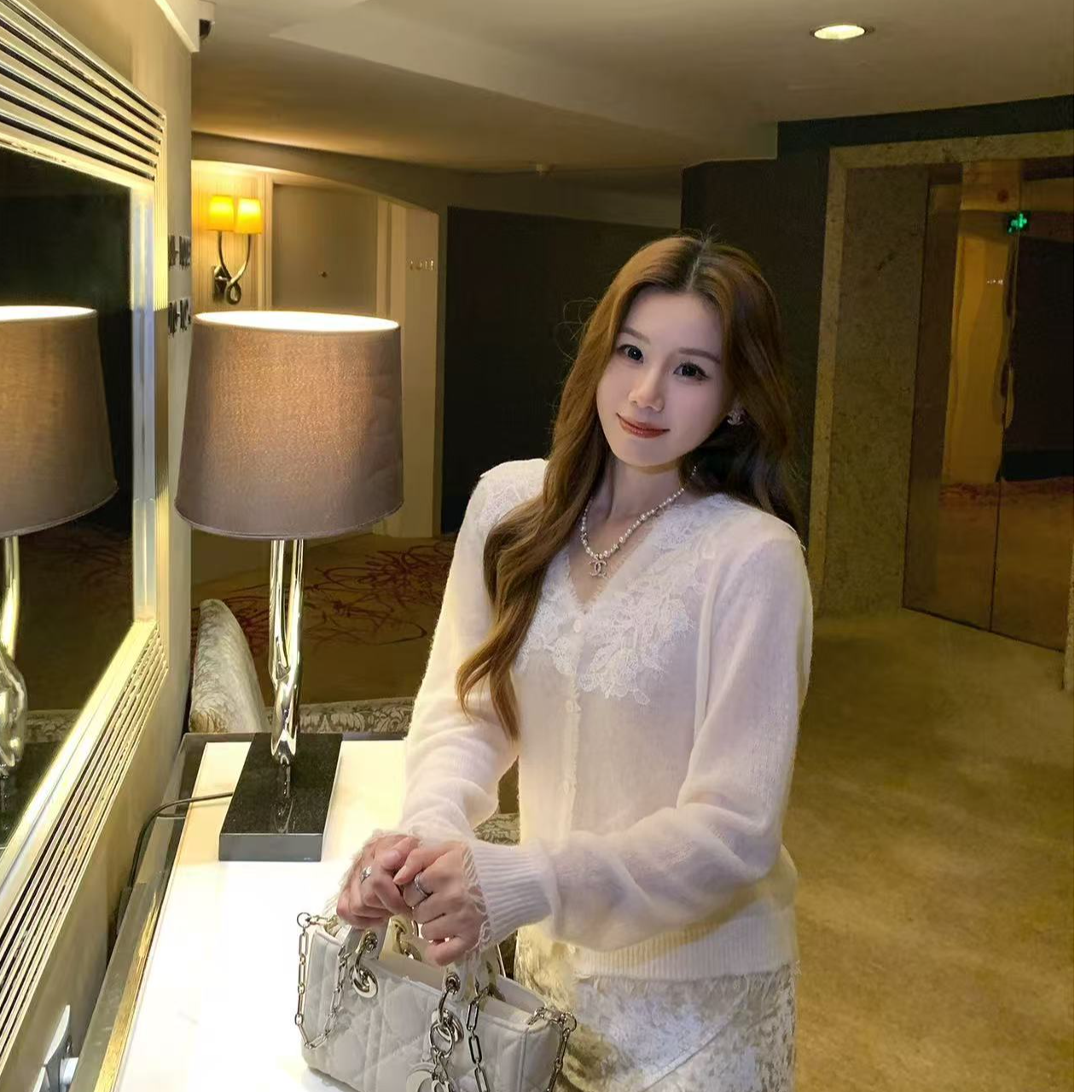 XiANJiE V领蕾丝花边长袖羊毛混纺针织开衫毛衣