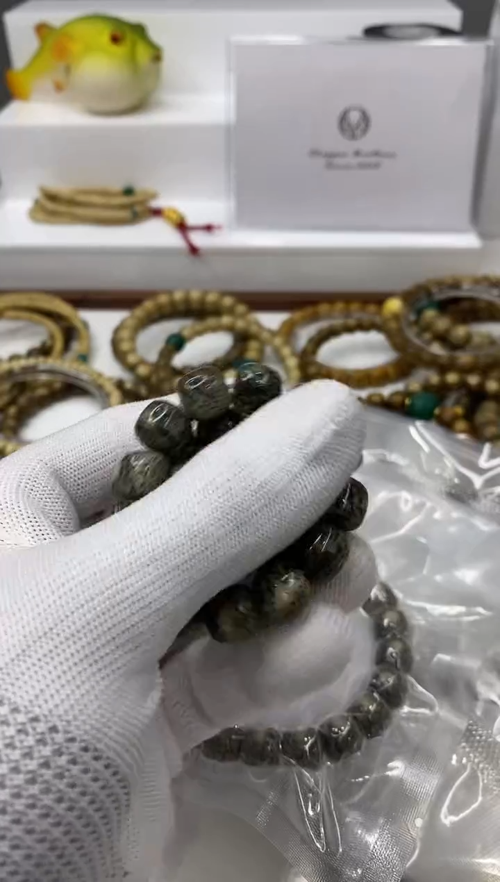 手串星月菩提298-糯冰绿幽灵11*10mm
