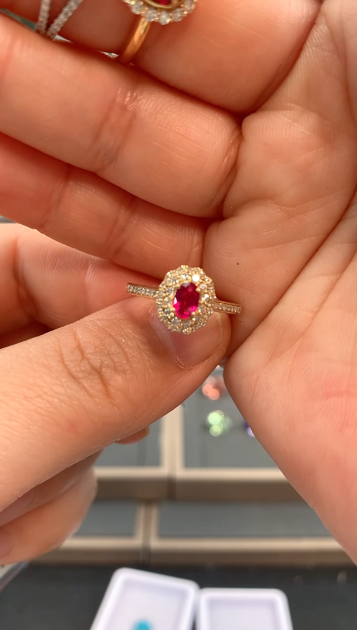 【闪购商品】红宝石戒指18K金镶嵌无烧