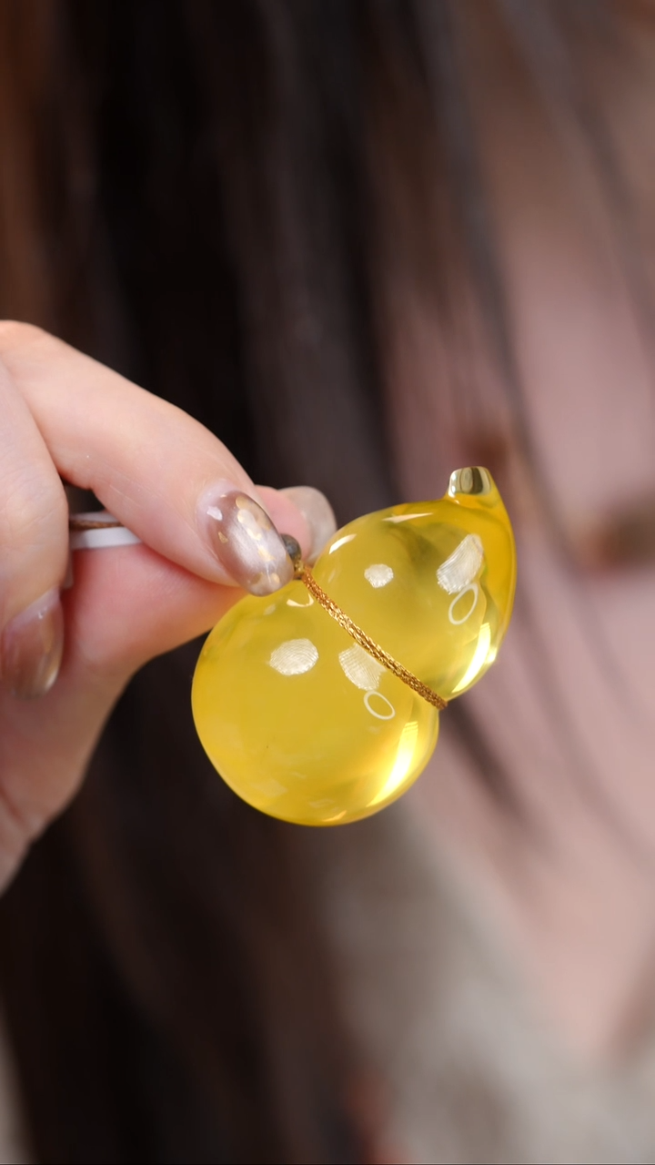 琥珀颈饰未镶嵌葫芦