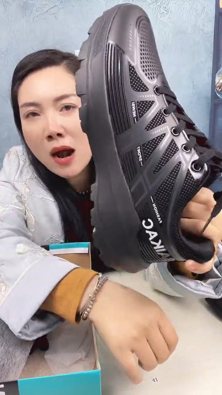 44黑白运动跑步鞋 捡漏