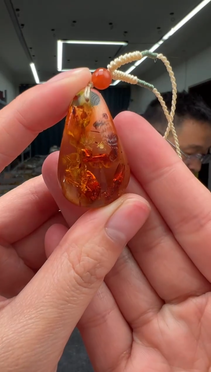 琥珀颈饰未镶嵌吊坠