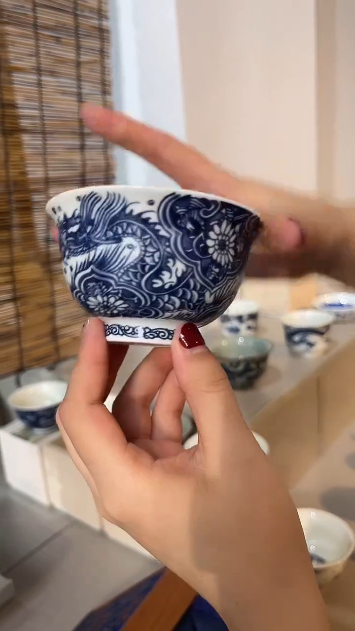 景德镇高温瓷蓝龙大压手