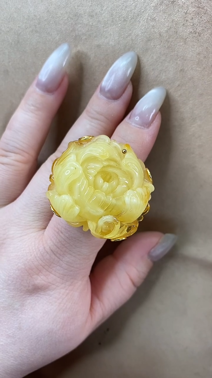 琥珀颈饰未镶嵌戒指