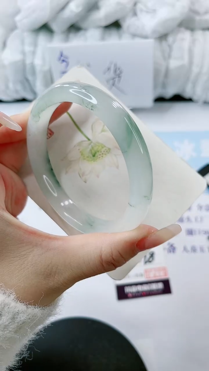 【闪购商品】石英质玉手镯未镶嵌多样性发货V518-62