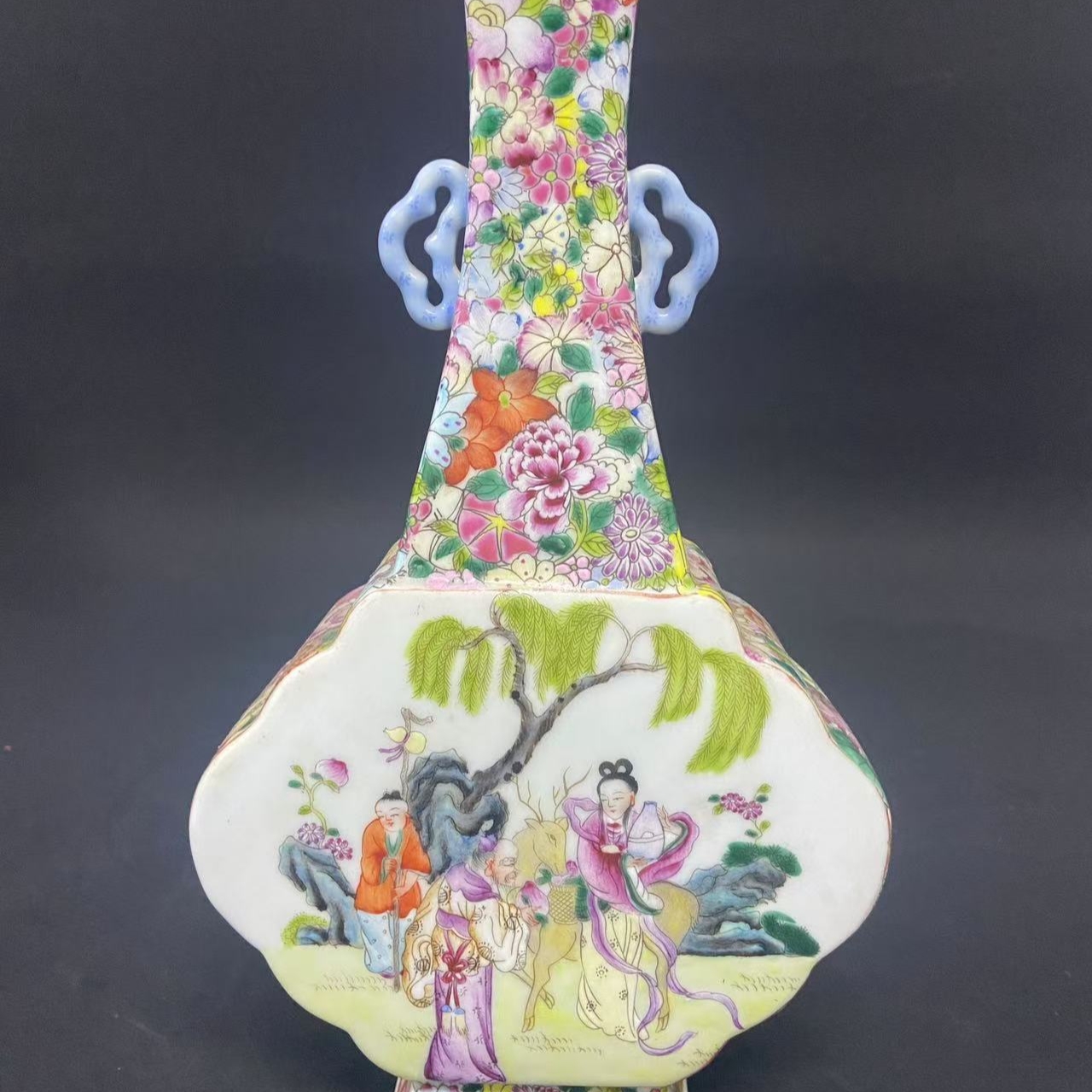 清乾隆粉彩人物四方双耳扁瓶