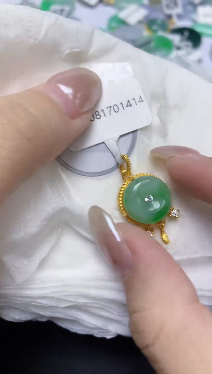 颈饰未镶嵌翡翠天然缅甸翡翠A货多样性发一件