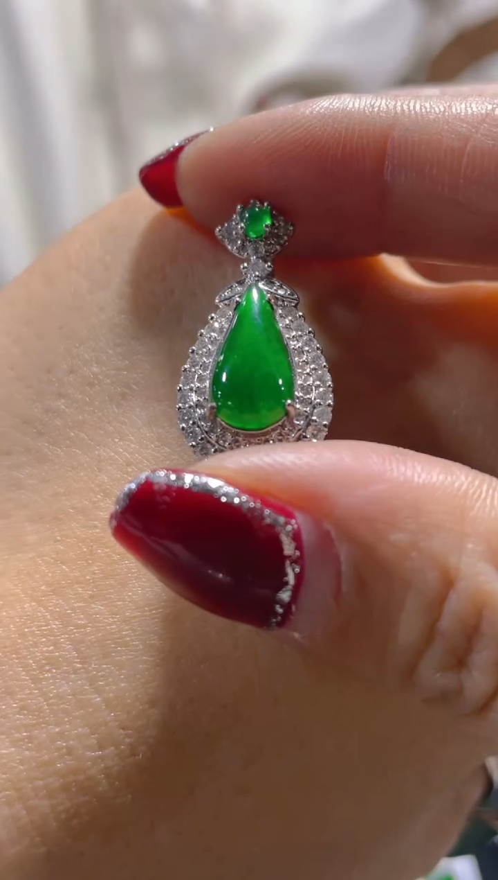 【闪购商品】翡翠颈饰未镶嵌天然A货翡翠假一罚四（多样性发货）