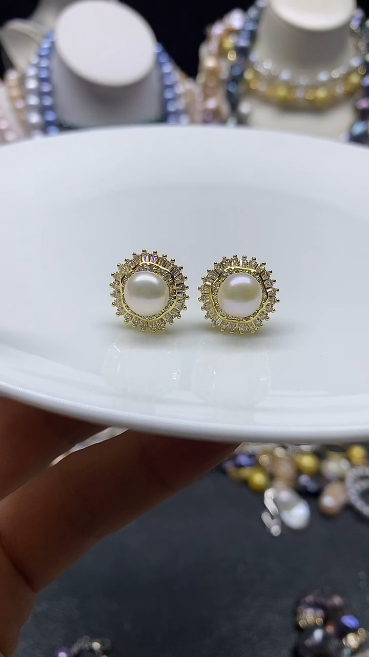 颈饰未镶嵌淡水珍珠多人