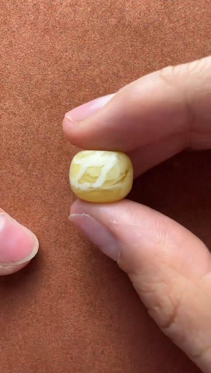 【闪购商品】蜜蜡裸石未镶嵌俄料老型14.1*10.8m1.455克