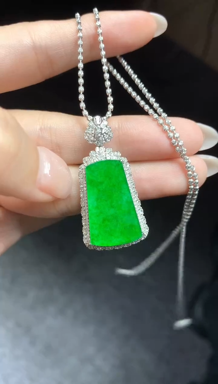 【闪购商品】翡翠吊坠(不含链)18K金镶嵌吊坠|11800+1180