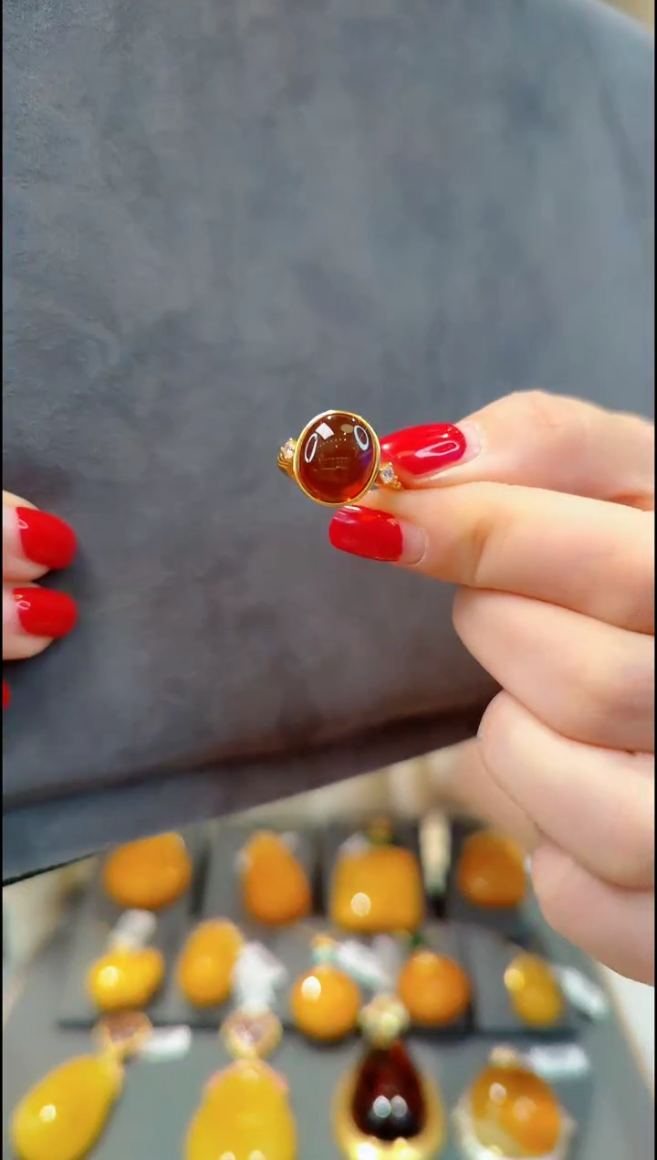 【闪购商品】血珀戒指银S925镀金镶嵌H855琥珀戒指