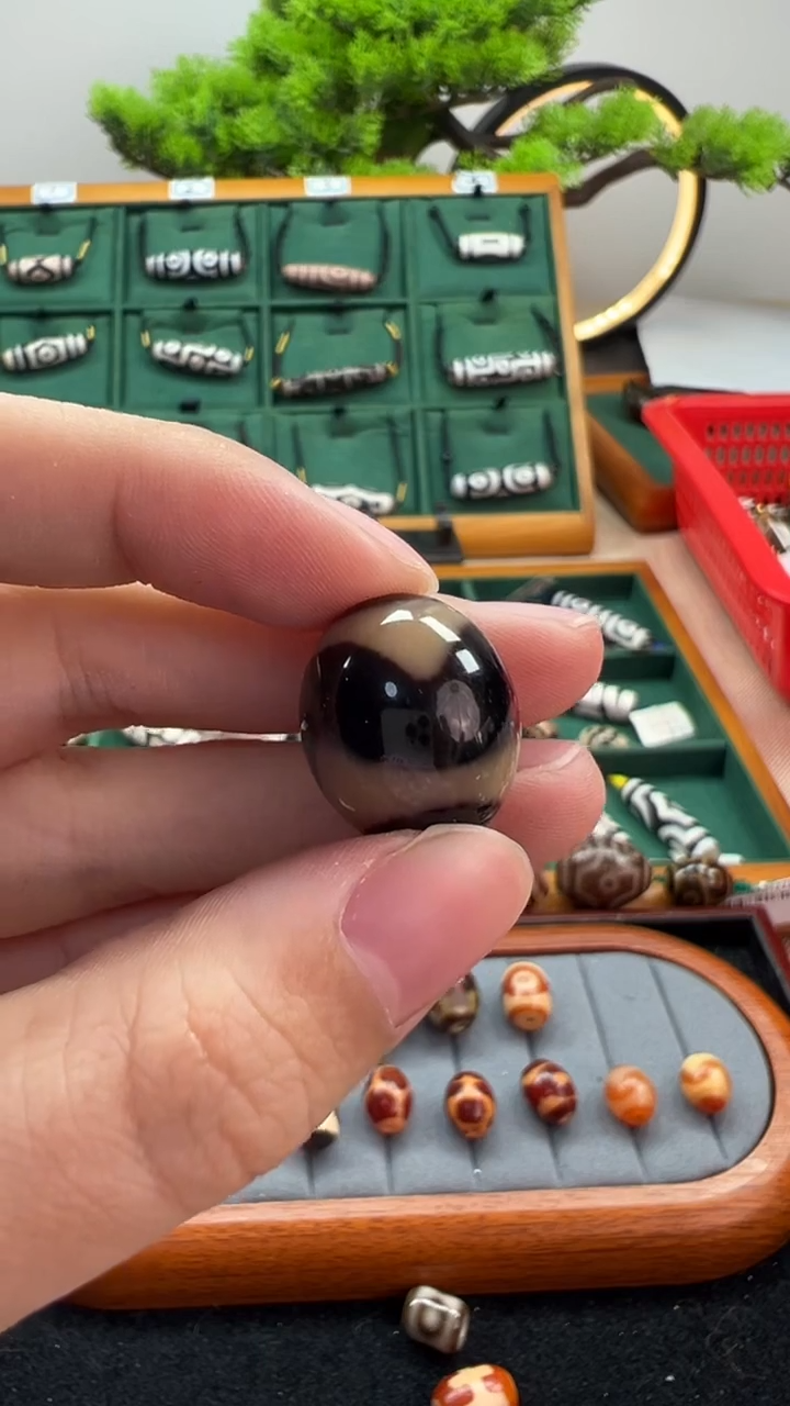 玛瑙/玉髓（覆膜）颈饰未镶嵌45.（微瑕随机发货）