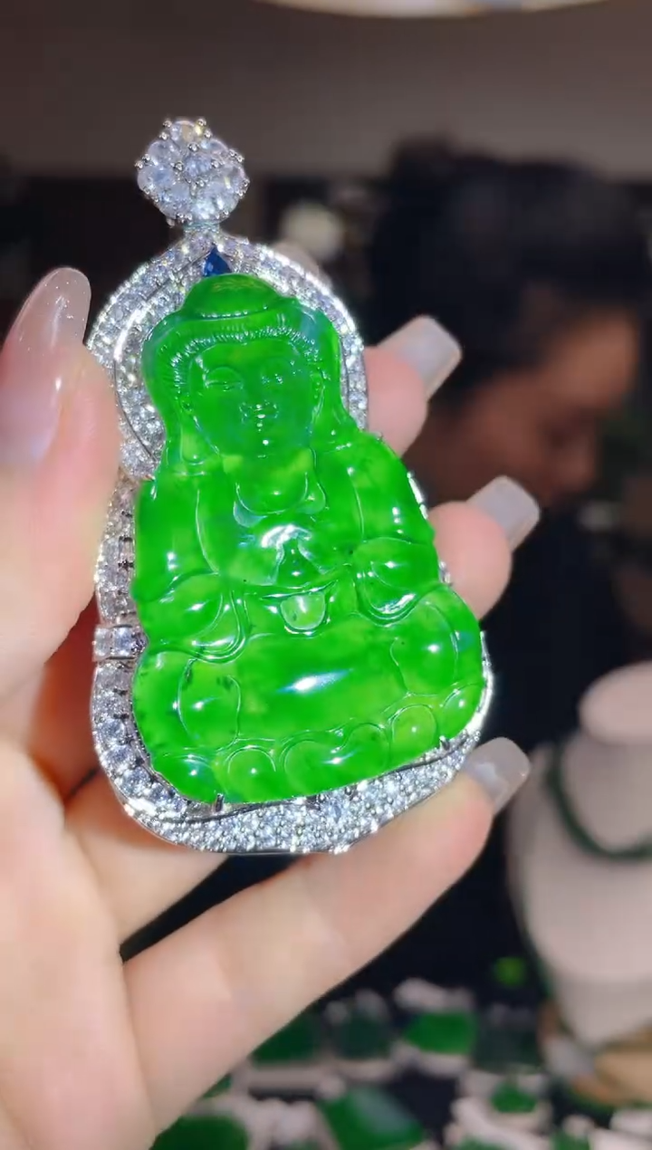 【闪购商品】翡翠吊坠(不含链)未镶嵌多样性发其一