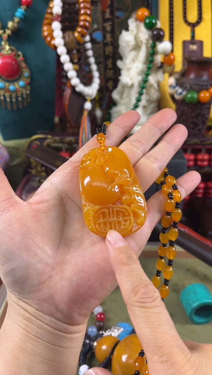 未镶嵌蜜蜡裸石------------------吊坠