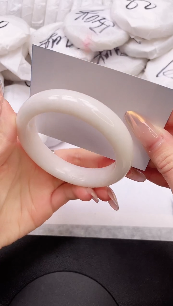 【闪购商品】和田玉手镯未镶嵌25K118-61