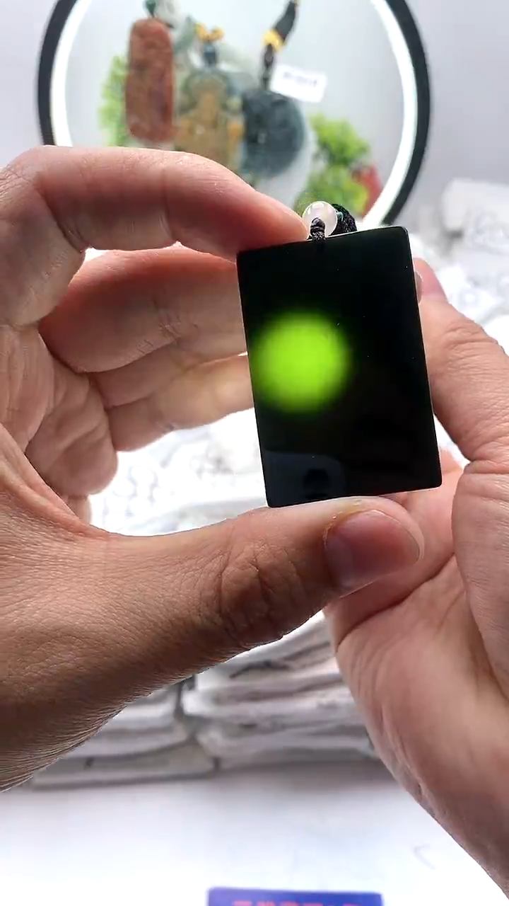 【闪购商品】和田玉（墨玉）颈饰未镶嵌无事牌