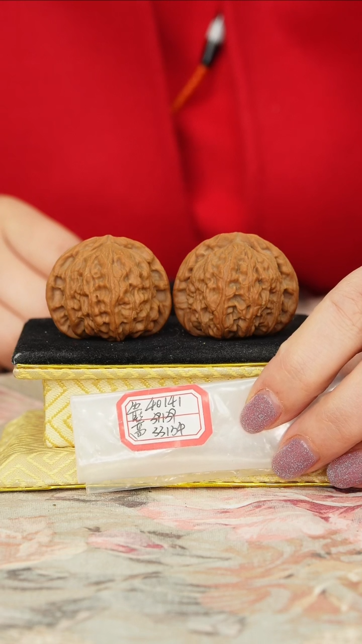 【闪购商品】文玩核桃把件白狮子