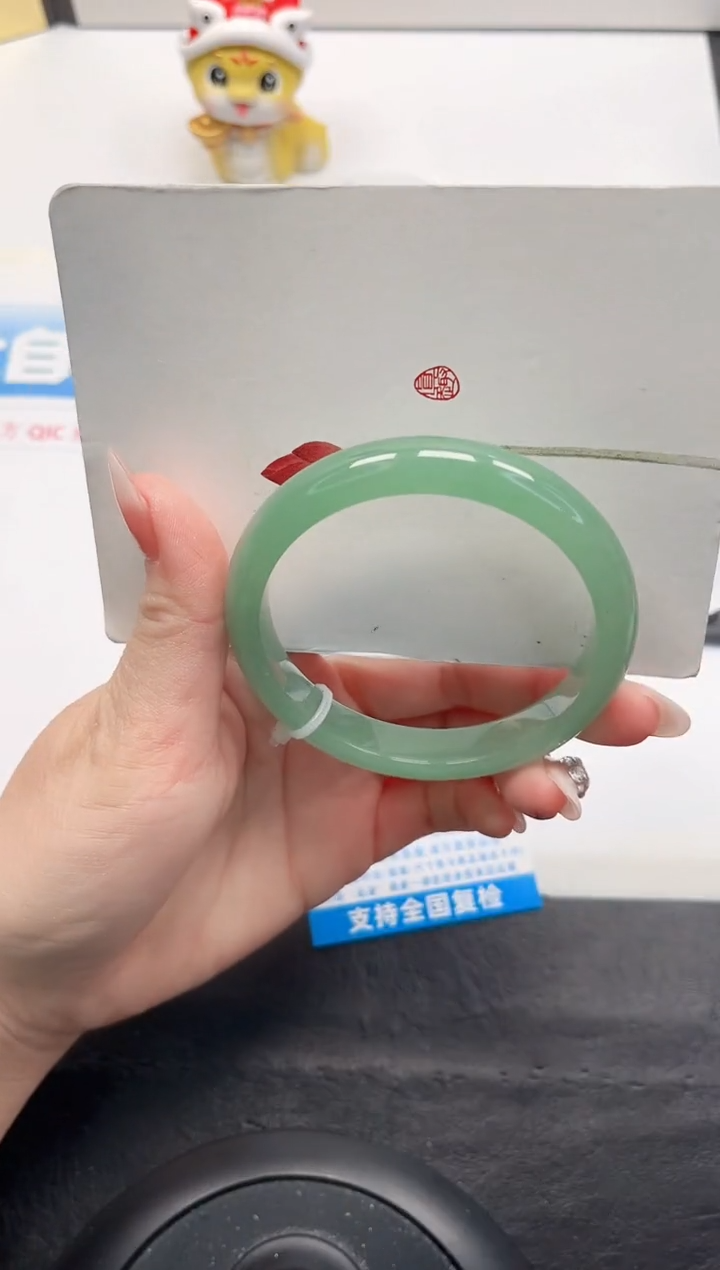 【闪购商品】石英质玉手镯未镶嵌38-58.5